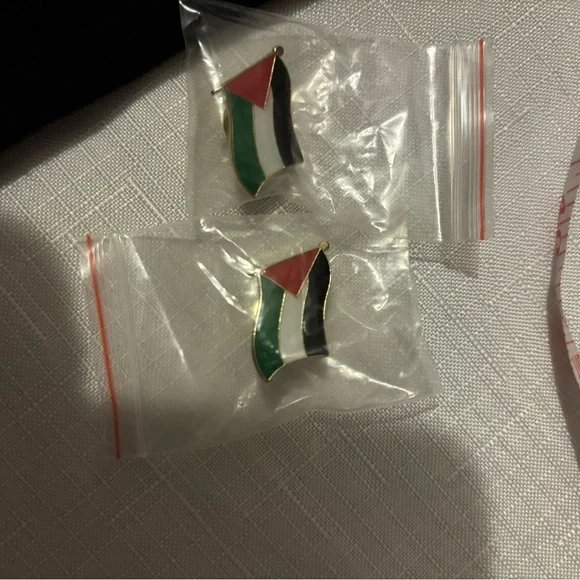 NEW! Free Palestine T Shirt AND Two Palestinian Flag Pins Black XL - Picture 6 of 6